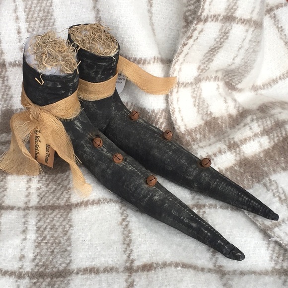 Adorable Witches Shoes w 3 Metal Bells. “Time Has Come For The Witches Dance”NWT - Picture 7 of 7